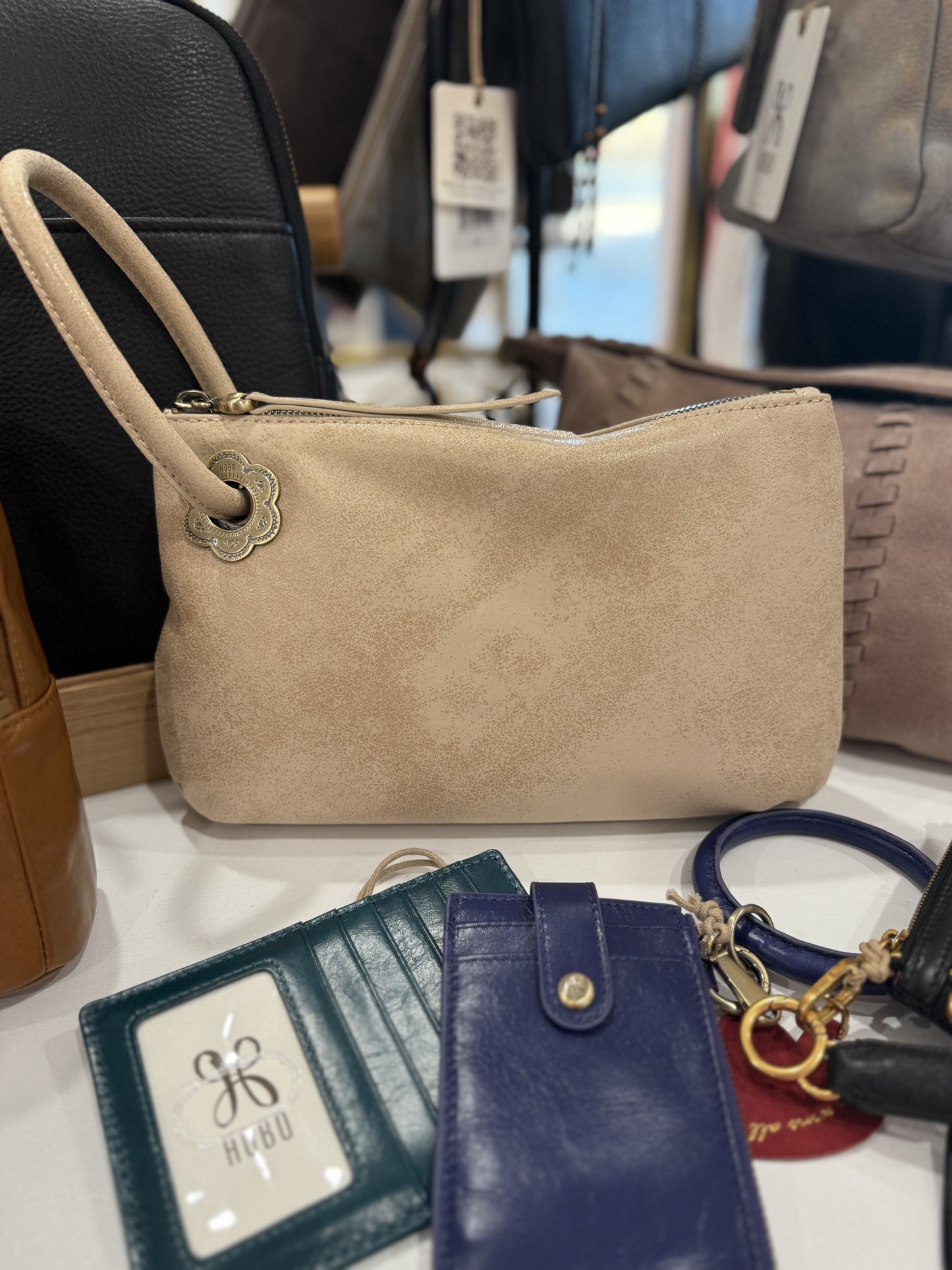 Daisy Daze Large Wristlet