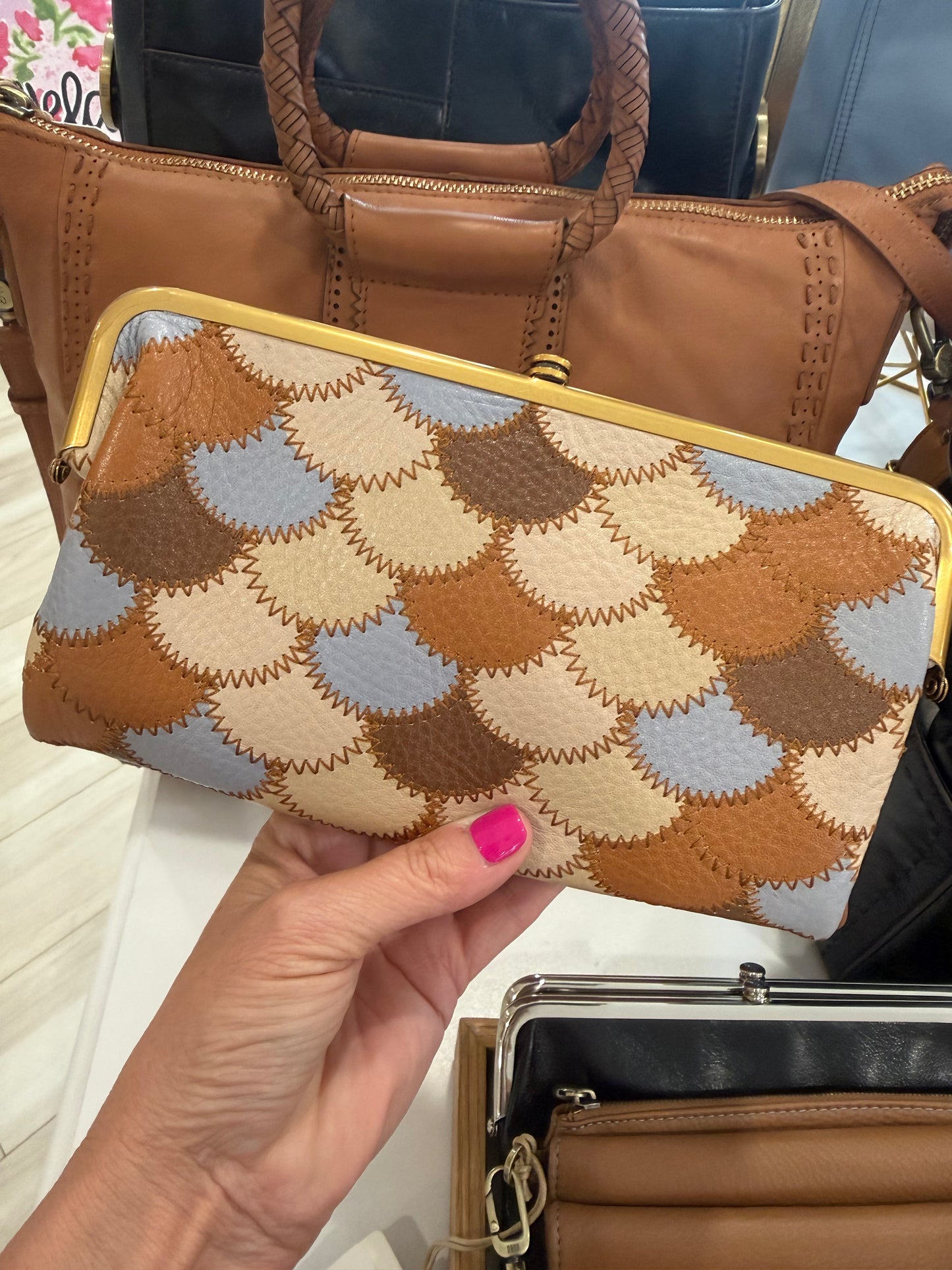 Hobo Lauren NV Wallet in Timber Brown
