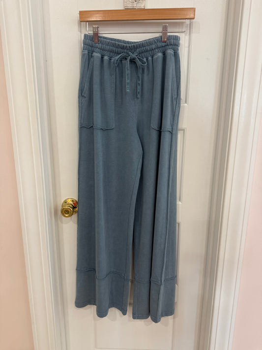 Mia Pant